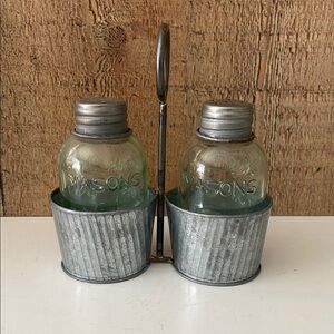Farmhouse Glass Mason Jar Salt & Pepper Shaker Set In Galvanized Caddy Holder